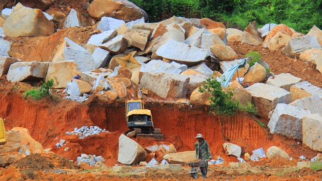 Khai thác đá tại Đắk Lắk