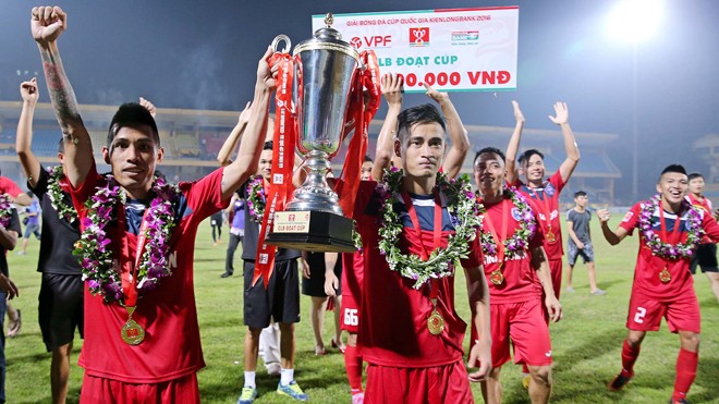 Các cầu thủ Than Quảng Ninh ăn mừng danh hiệu vô địch cúp quốc gia đầu tiên trong lịch sử đội bóng. Ảnh: VSI