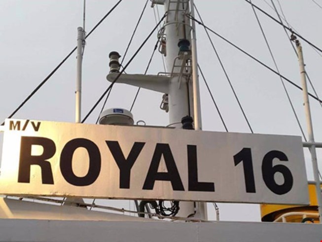 Tàu Royal 16