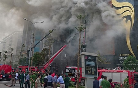 Vụ cháy quán karaoke 68 đường Trần Thái Tông làm 13 người chết. Ảnh: Dân Trí