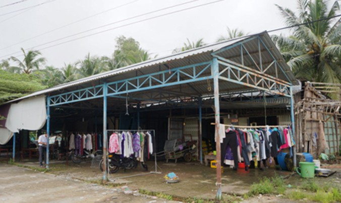 Chợ xã Khánh Bình Đông bỏ hoang