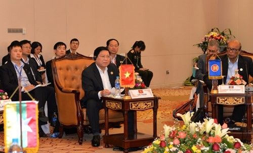 Đoàn Việt Nam tham dự Hội nghị Hẹp Bộ trưởng Quốc phòng các nước ASEAN. Ảnh: Quân đội Nhân dân 