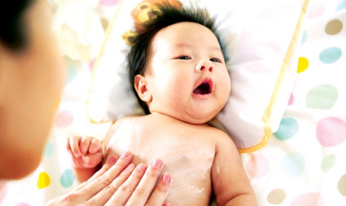 Chăm sóc da trong giai đoạn đầu đời bao gồm Làm sạch - Dưỡng ẩm - Bảo vệ
