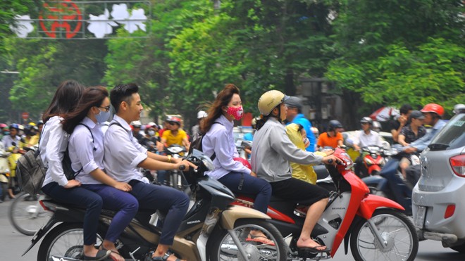 CSGT không được phép dừng xe chỉ để phạt lỗi không chính chủ. Ảnh: Nguyễn Hoàn