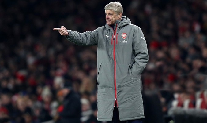 HLV Wenger rất không hài lòng với màn trình diễn kém cỏi của các học trò khiến Arsenal đứt mạch bất bại. Ảnh: GETTY IMAGES