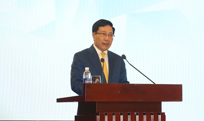 Phó Thủ tướng Phạm Bình Minh, Chủ tịch Ủy ban Quốc gia APEC 2017, phát biểu tại hội thảo. Ảnh: Đ.K