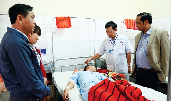 Thượng sĩ Vũ Xuân Khuê đang được điều trị tại khoa Ngoại thần kinh BV Đa khoa tỉnh Đắk Lắk