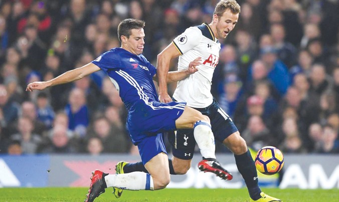 Tottenham (phải) được kỳ vọng vượt qua Chelsea trên sân nhà White Hart Lane. Ảnh: Getty Images