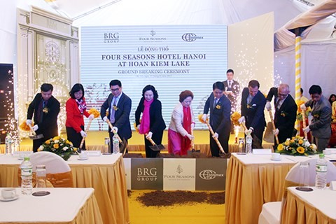 Công ty CP Intimex Việt Nam (Tập đoàn BRG) đã động thổ khởi động dự án khách sạn 6 sao Four Seasons Hà Nội bên hồ Hoàn Kiếm