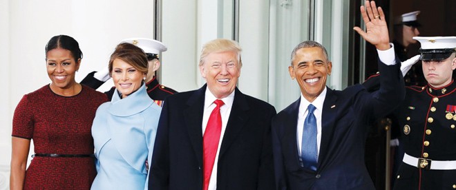 Vợ chồng tân Tổng thống Donald Trump và vợ chồng người tiền nhiệm Barack Obama tại Nhà Trắng hôm 20/1. Ảnh: AP