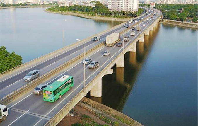 Hà Nội sẽ dùng ngân sách thành phố để xây bổ sung hai cầu cạn vượt hồ Linh Đàm vành đai 3. Ảnh: Mạnh Thắng.