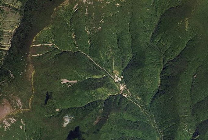 Hình ảnh vệ tinh cho thấy, bãi thử tên lửa Punggye-ri tại núi Mantap ở tây bắc Triều Tiên có nhiều dấu hiệu sụt lún. Ảnh: Planet.com.