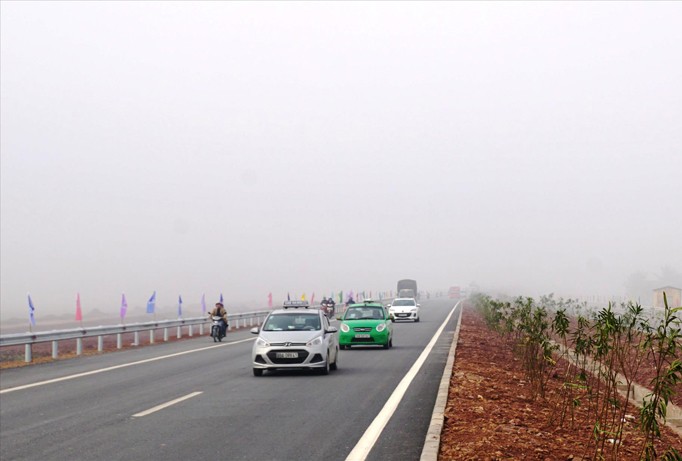Cao tốc Hà Nội - Lạng Sơn có nguy cơ không thể thông tuyến vào năm 2020 vì trông chờ vào vốn vay quốc tế (trong ảnh: đoạn cao tốc Hà Nội - Bắc Giang đã hoàn thành).