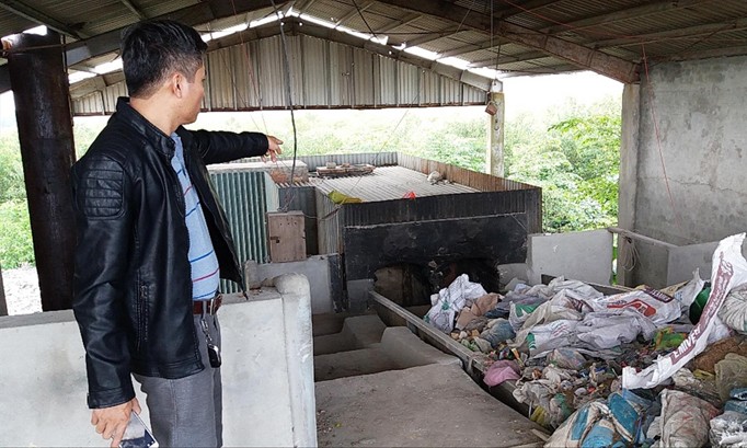 Dù có lò đốt hàng tỷ đồng, nhưng rác thải vùng Ngũ Điền, TT-Huế, vẫn ùn ứ.