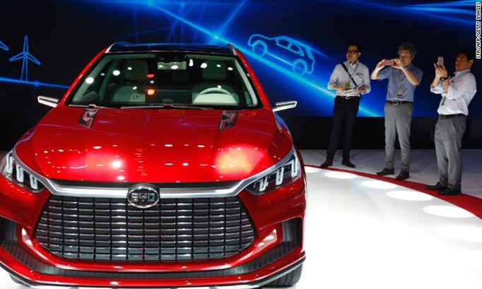 Một mẫu ô tô điện của Trung Quốc mang tên BYD được giới thiệu tại triển lãm ô tô Thượng Hải hồi tháng 4 năm nay. Ảnh: CNN.