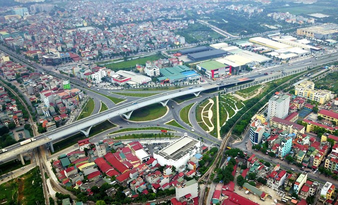 Tập trung đầu tư, cải thiện hệ thống kết cấu hạ tầng là một giải pháp quan trọng của Hà Nội thu hút doanh nghiệp nước ngoài đầu tư. Ảnh: Hà Thành.