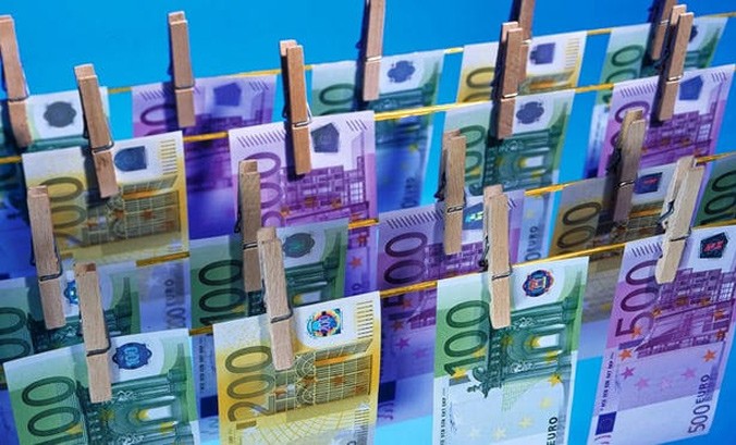 Với các quy định mới, EU hy vọng ngăn chặn được nạn rửa tiền và tham nhũng.