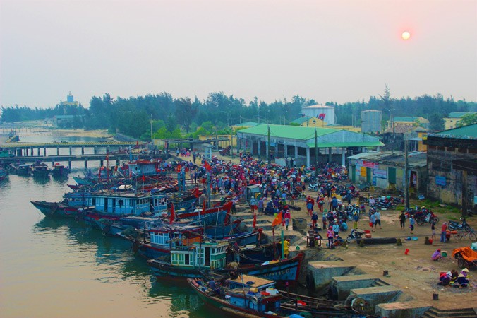 Cảng cá Cửa Việt.