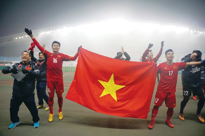 Các cầu thủ U23 Việt Nam ăn mừng chiến thắng.