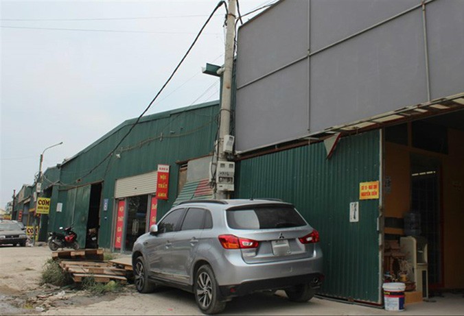 Nhà xưởng trái phép rộng hàng chục nghìn mét vuông tại xã Tân Triều do Cty Indeco cho thuê đất trái phép.