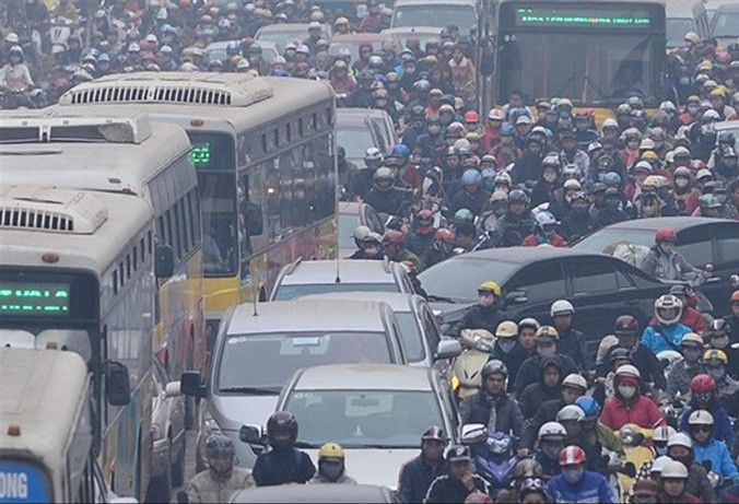 Áp lực giao thông tăng cao những ngày cận Tết Nguyên đán Mậu Tuất.