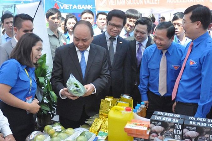 Tại Lễ phát động chương trình Thanh niên khởi nghiệp, Thủ tướng Nguyễn Xuân Phúc cho biết, Chính phủ đang đưa ra nhiều giải pháp để tiếp tục cải thiện môi trường đầu tư kinh doanh, tạo môi trường thuận lợi cho các chương trình khởi nghiệp có ý tưởng tốt, 
