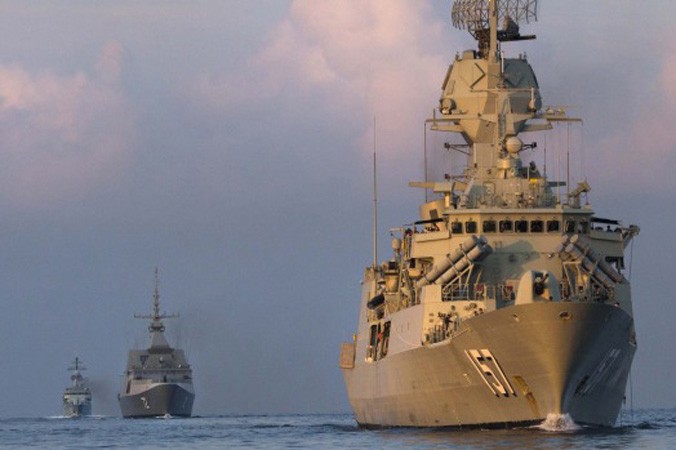 Tàu Úc, Singapore và Malaysia ở biển Đông. Ảnh: Financial Review.