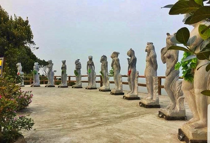 Vườn tượng 12 con giáp tại Đồ Sơn. Ảnh: Anh Tuấn.