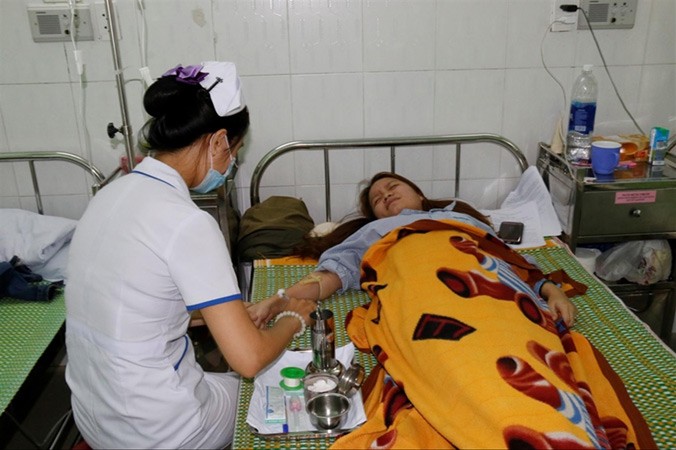 Cô giáo Nguyễn Thị Xuân Mai đang điều trị tại bệnh viện.