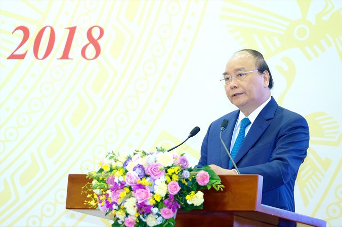 Thủ tướng Nguyễn Xuân Phúc phát biểu kết luận Hội nghị trực tuyến Chính phủ với các địa phương. Ảnh: H.N