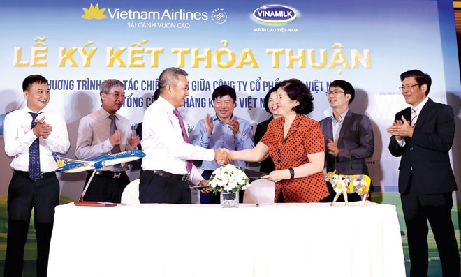 Vinamilk và Vietnam Airlines hợp tác đưa sản phẩm tốt nhất mang thương hiệu Việt ra thế giới.