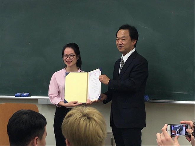 Hà Thị Thanh Thủy tham gia chương trình trao đổi sinh viên giữa ĐH Giáo dục và Đại học Chiba, Nhật Bản. Ảnh: NVCC