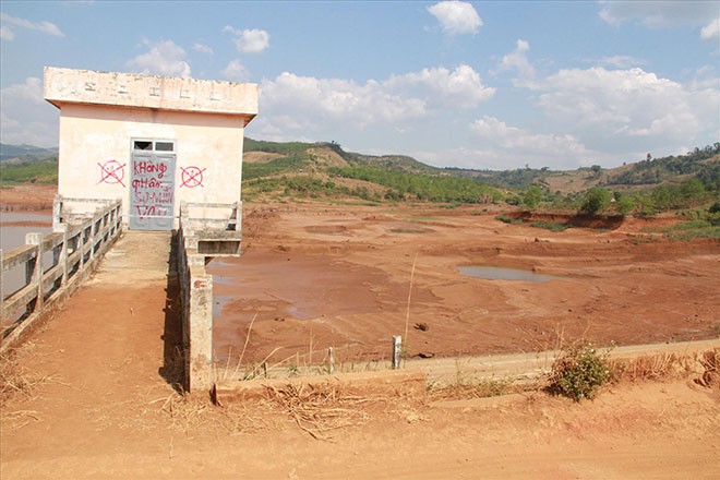 Công trình thủy lợi Đắk Ngo xuống cấp trầm trọng và bị bỏ hoang 6 năm qua.