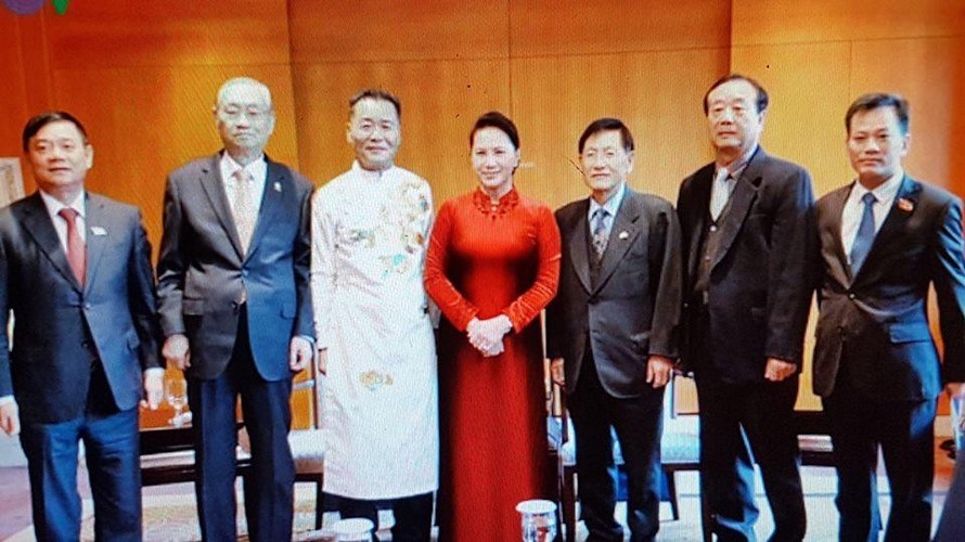 Chủ tịch QH Nguyễn Thị Kim Ngân gặp đại diện dòng họ Lý tại Hàn Quốc. Ảnh TL