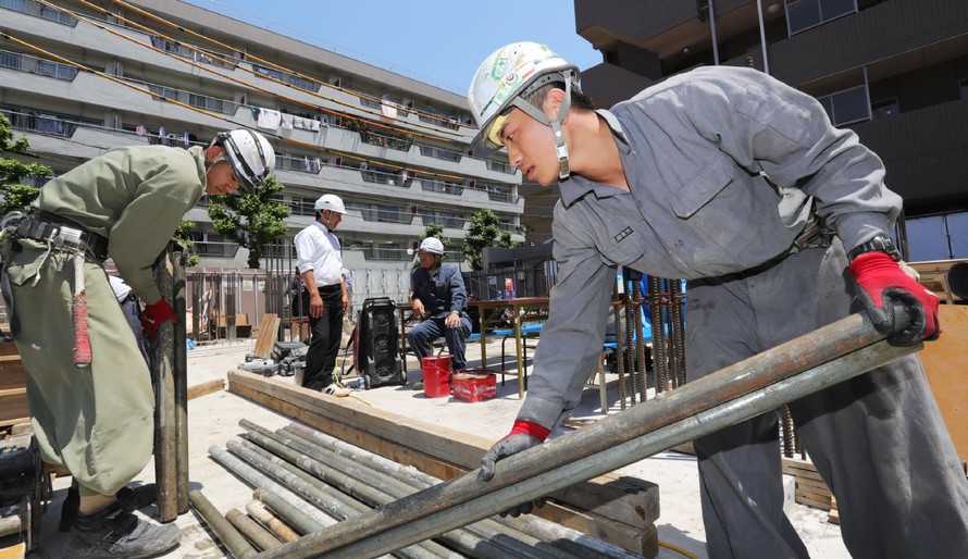 Lao động Việt Nam tại một công trường xây dựng ở Nhật Bản Ảnh: Nikkei Asian Review