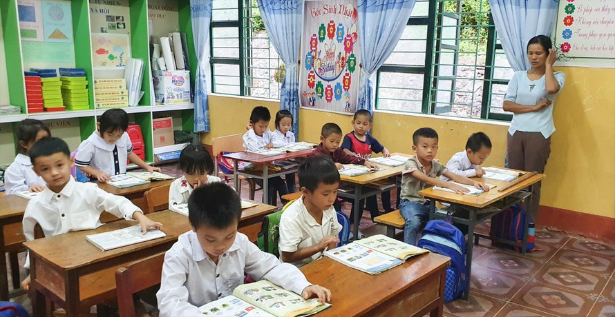Một giờ học của lớp 1, Trường Tiểu học Trung Thượng, huyện Quan Sơn, Thanh Hóa