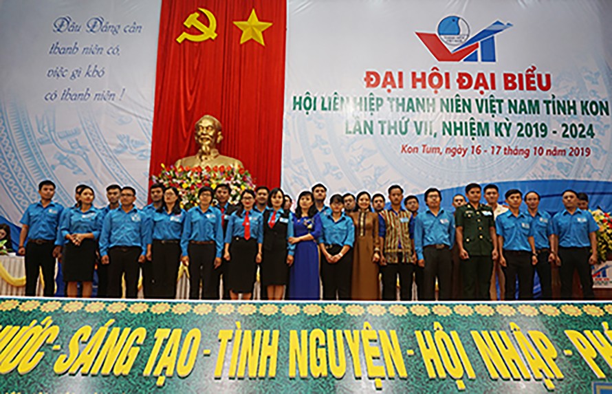 Ra mắt Ban Chấp hành Hội LHTN Việt Nam tỉnh Kon Tum