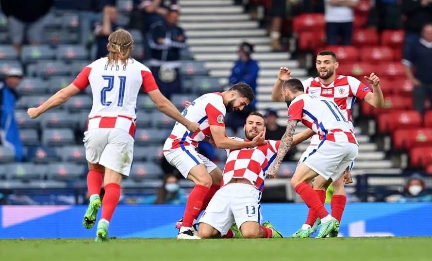 Vùi dập Scotland, Croatia chiếm vị trí thứ nhì bảng D