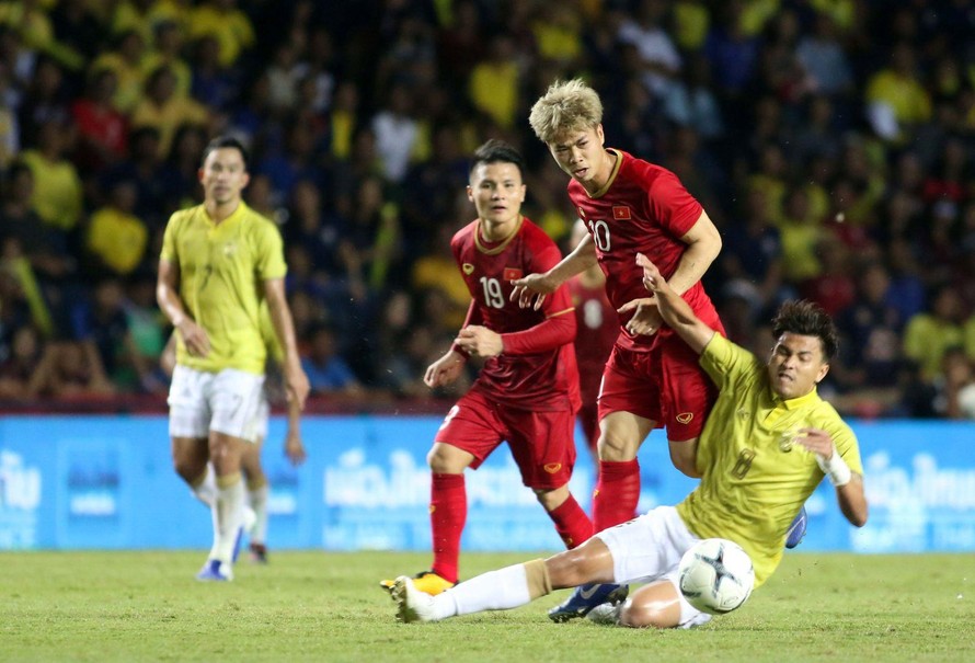 Thái Lan ghen tị với điều kiện chuẩn bị cho AFF Cup của ĐT Việt Nam