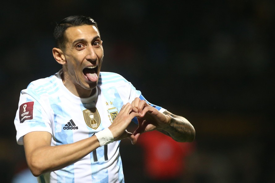 Di Maria lập siêu phẩm, Argentina may mắn giành 3 điểm trên đất Uruguay