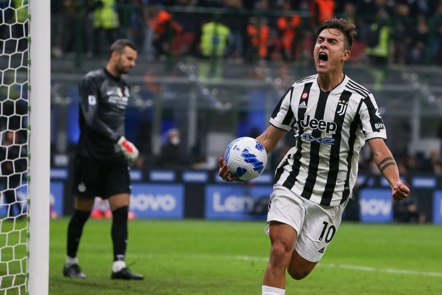 Juventus may mắn thoát thua ở derby d'Italia