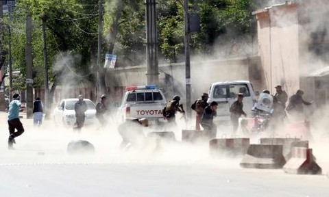 THẾ GIỚI 24H: 9 nhà báo thiệt mạng trong vụ đánh bom kép ở Afghanistan
