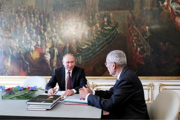 Tổng thống Putin: Nga và EU đều muốn xóa bỏ các biện pháp trừng phạt