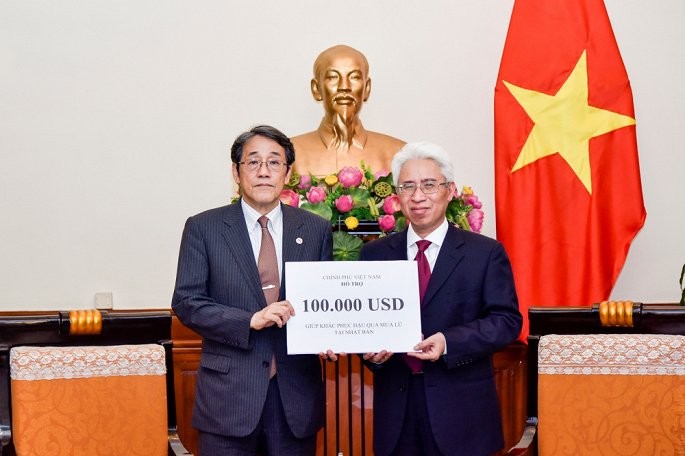 Việt Nam hỗ trợ Nhật Bản 100.000 USD khắc phục hậu quả mưa lũ. (Ảnh: Bộ Ngoại giao) 