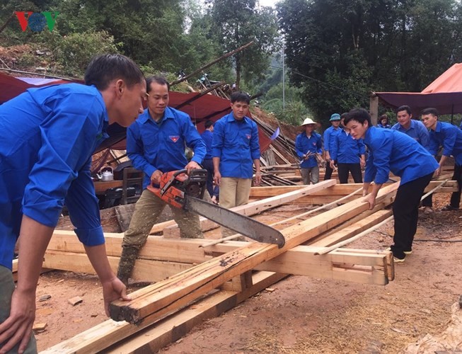 BẢN TIN TÌNH NGUYỆN: Dựng nhà cho đồng bào người Mông