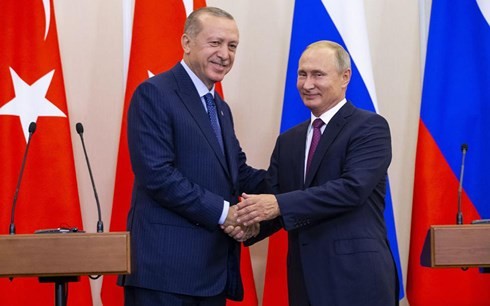 Tổng thống Nga Vladimir Putin và Tổng thống Thổ Nhĩ Kỳ Recep Tayyip Erdogan đồng ý thiết lập một khu phi quân sự tại tỉnh Idlib, Syria bắt đầu từ 15/10 (Ảnh: EPA)