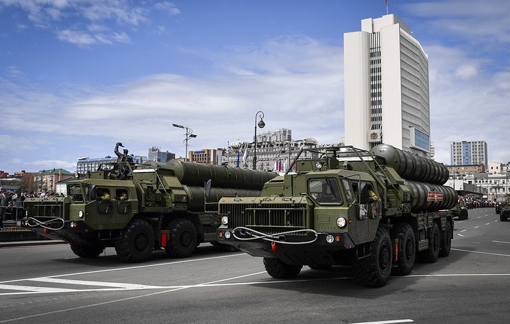 Hệ thống tên lửa phòng thủ S-400 của Nga