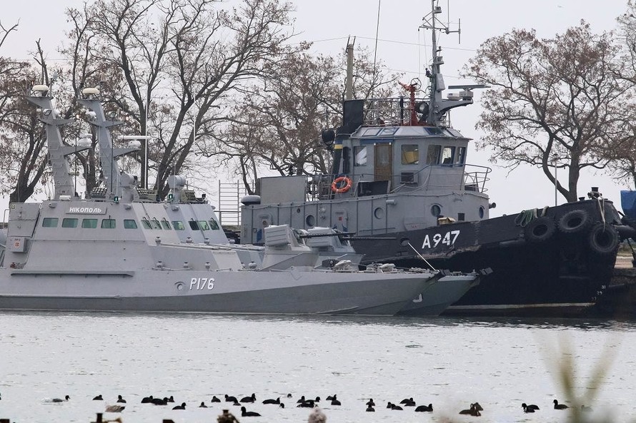 Tàu chiến Ukraine vẫn bị Nga giam giữ, bất chấp đề nghị thả tàu từ các nước phương Tây