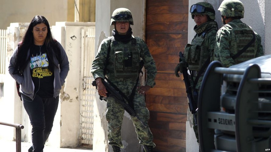 Lực lượng an ninh Mexico đang tăng cường bảo đảm an ninh sau vụ ném lựu đạn vào cơ quan ngoại giao Mỹ tại nước này
