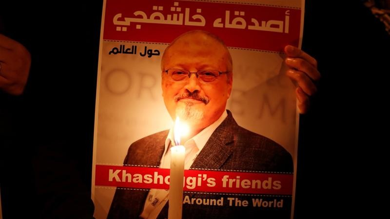 Bức ảnh tưởng niệm cố nhà báo Khashoggi trước Lãnh sự quán Saudi Arabia tại Istanbul, Thổ Nhĩ Kỳ